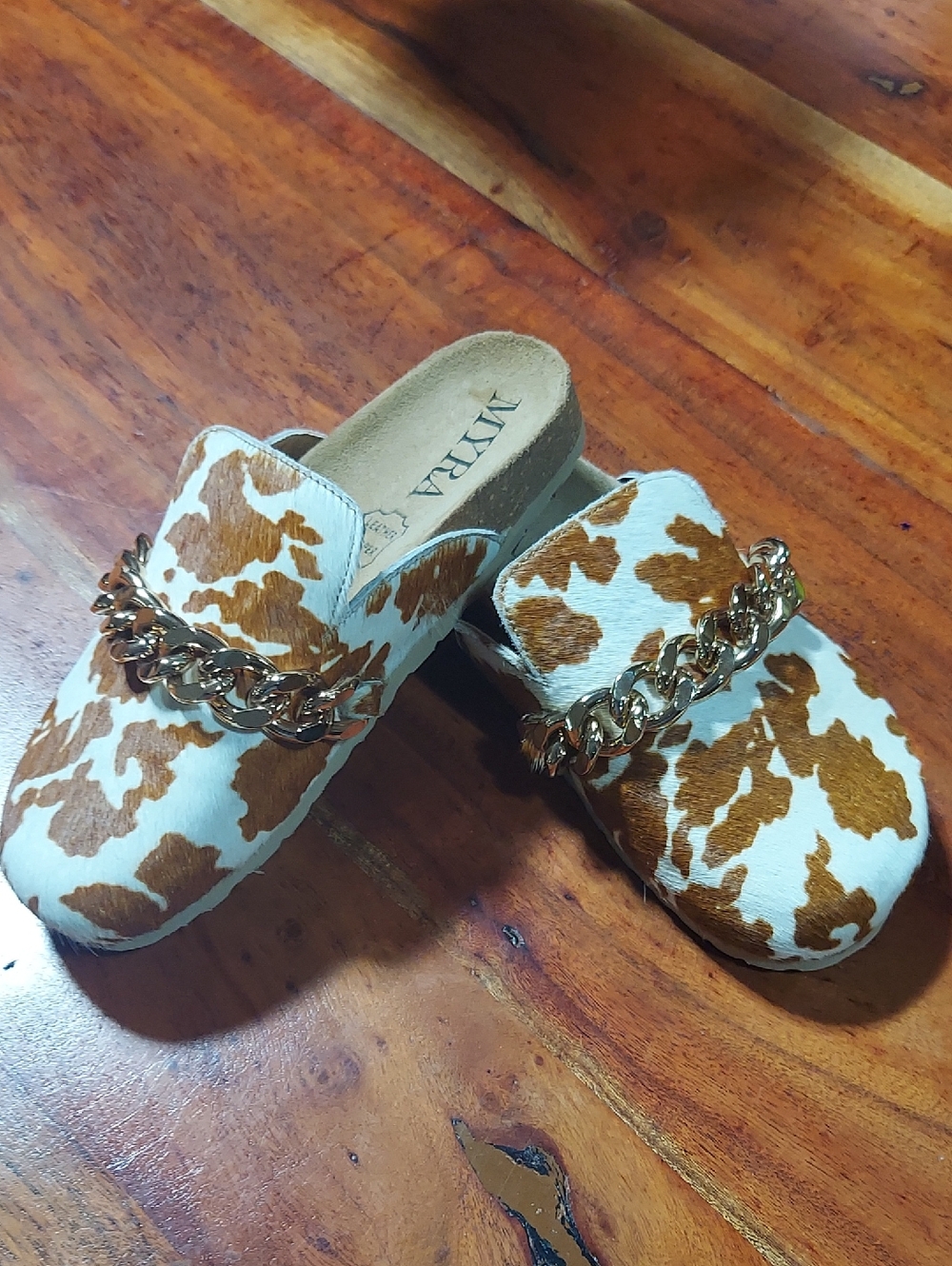 Myra Bag White & Brown Cowhide Chain-Trim Slip-On Mules